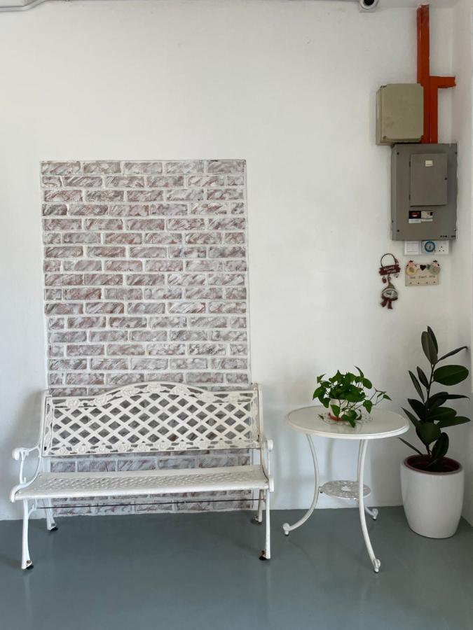 Guest House "Feel At Home" Near A Famosa Fortress & Stadhuys Malacca Exterior photo